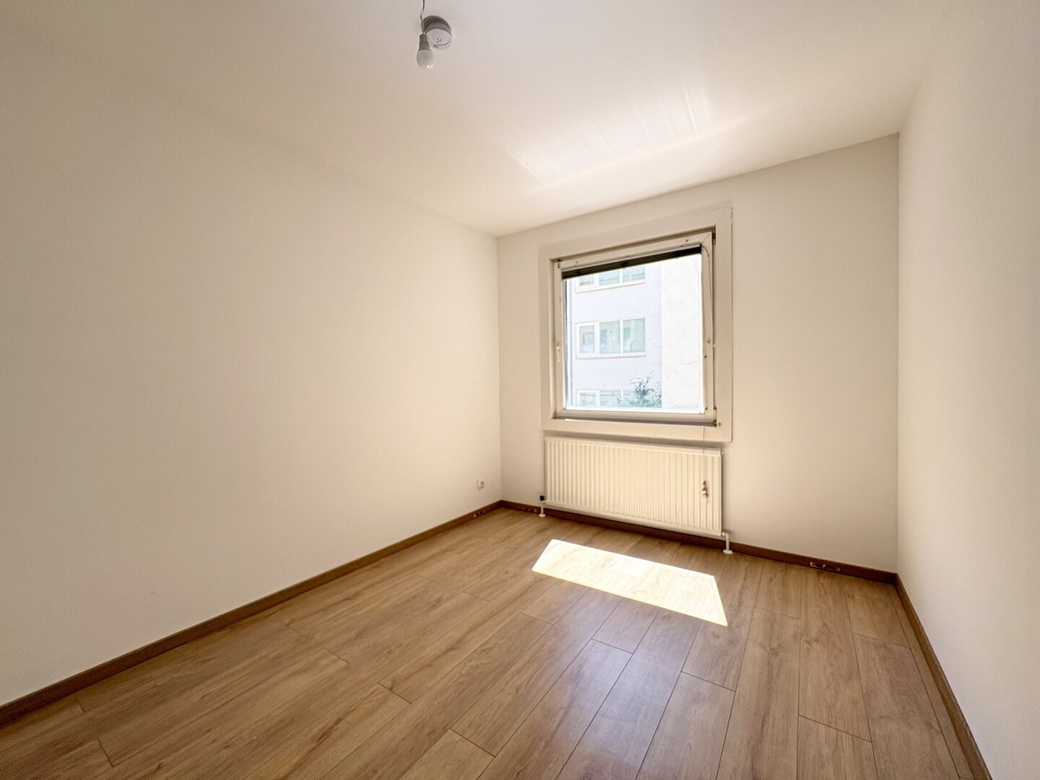 PARADIESISCH VIEL PLATZ FÜR FAMILIEN ODER STUDIERENDE - 5-ZIMMER-WOHNUNG MIT GROSSER LOGGIA – Foto 11