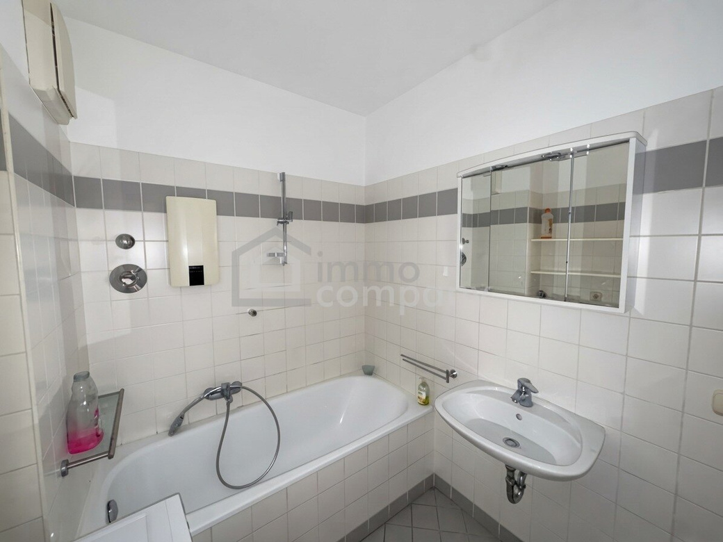 Optimal geschnittene Wohnung in Zentrumsnähe mit Tiefgaragenstellplatz – Foto 4