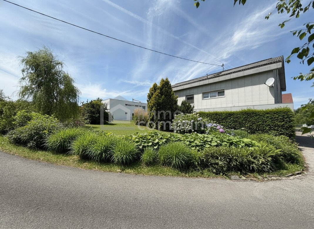 Wohnen und Arbeiten an einem Ort – Großflächiges Zweifamilienhaus in Pichl bei Wels! – Foto 3