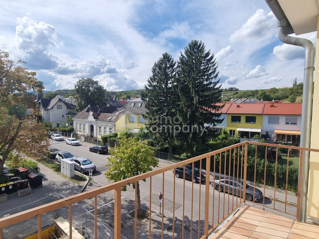 DAS SIND SCHÖNE AUSSICHTEN!! Ruhig gelegene, lichtdurchflutete FAMILIENWOHNUNG in TOP-LAGE – Foto 2