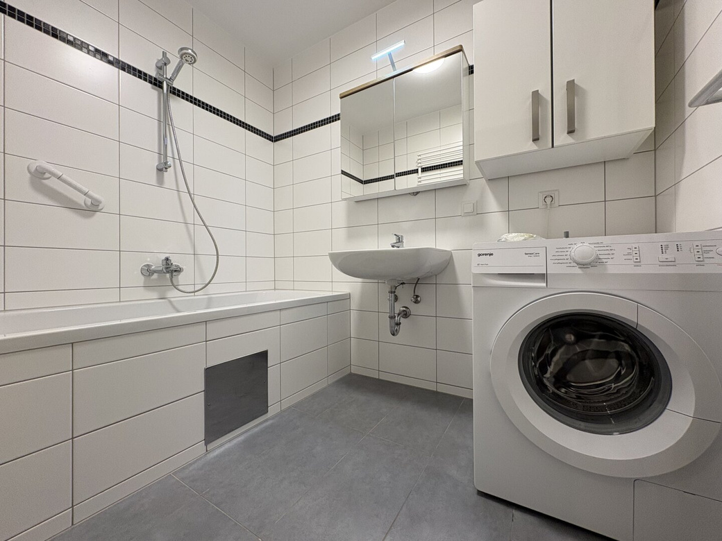 Moderne 2-Zimmer-Wohnung mit Westterrasse & Grünblick (inkl. Garagenplatz) – Foto 6