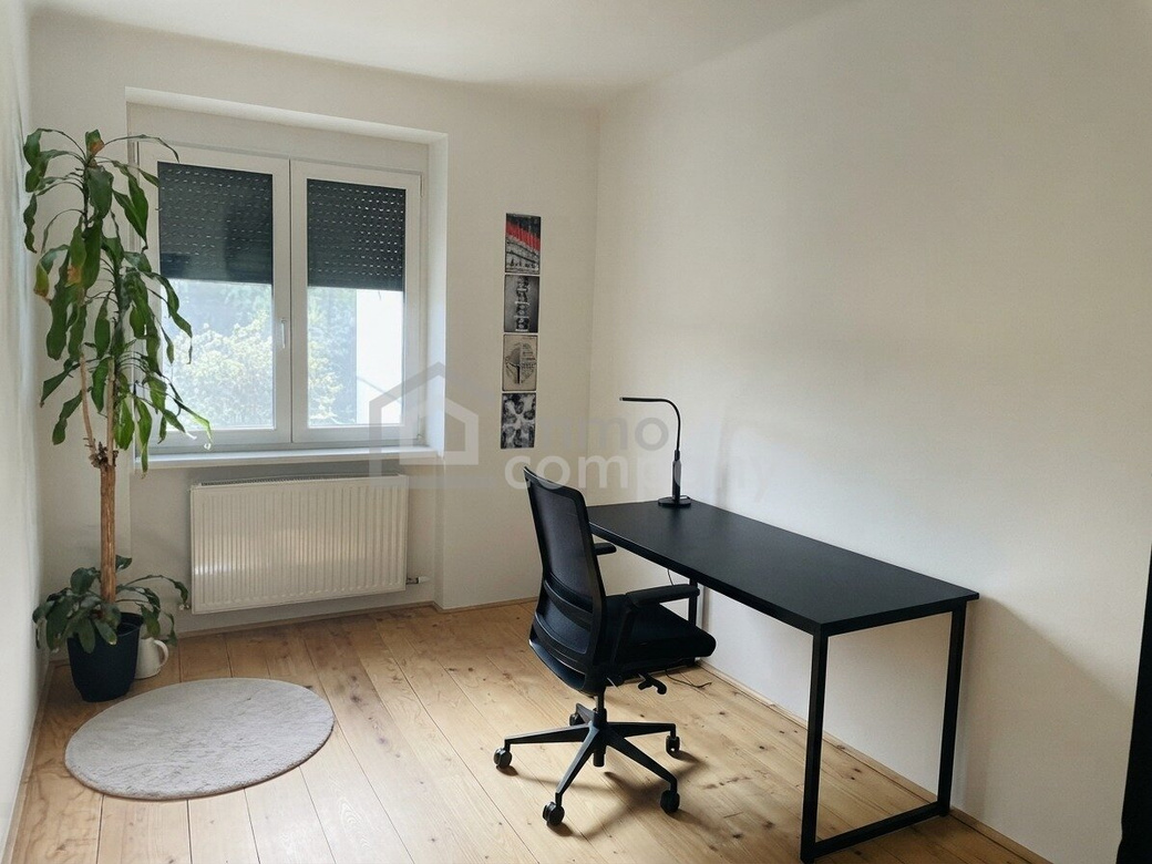 Umfassend saniertes Wohnhaus auf ca. 1.119 m² Grund mit XXL-Garten, Keller, Garagen, Ausbaupotenzial & ablösefreier Möblierung – Foto 11