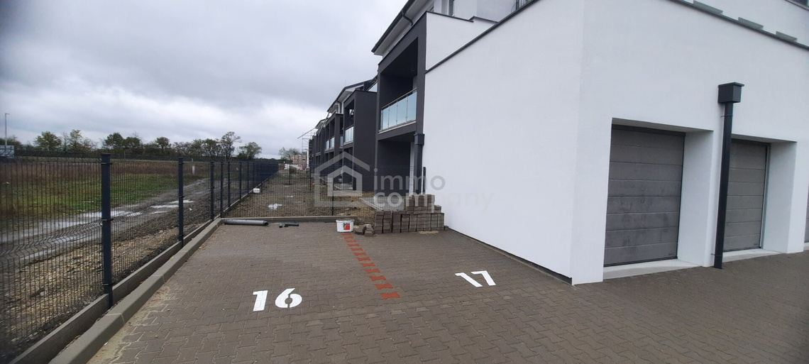 Gartenwohnung mit Terrasse und Parkplatz – Foto 2