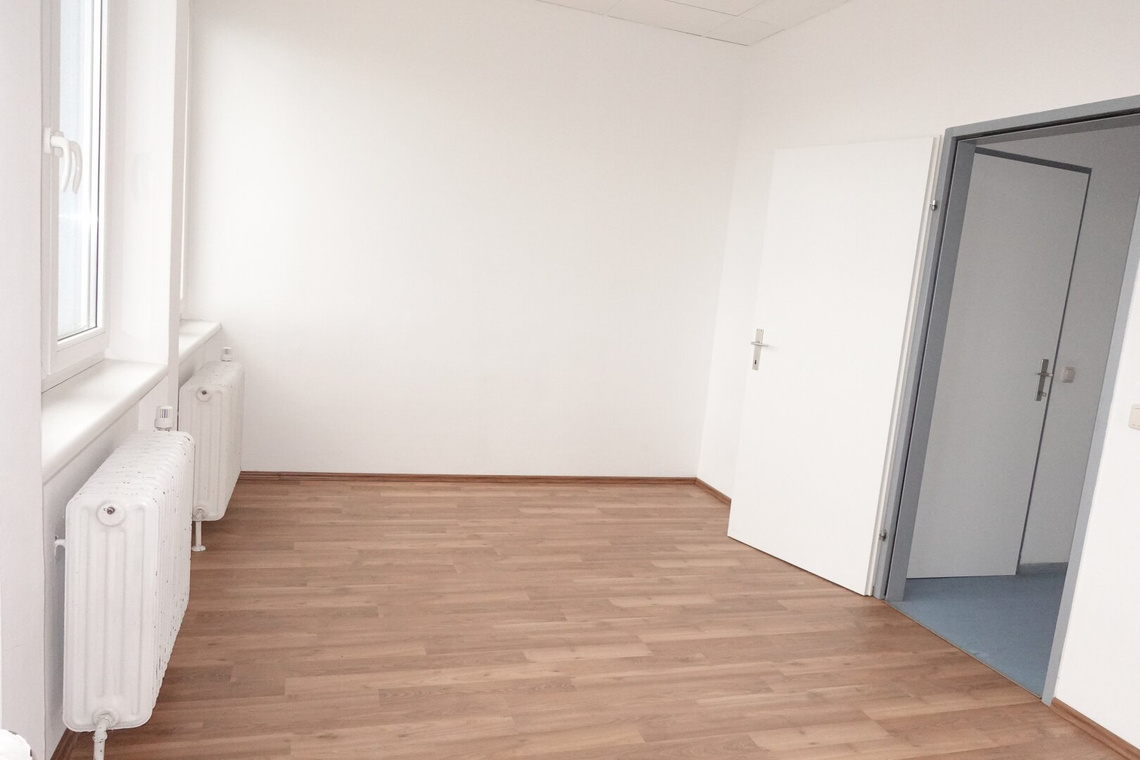 Tolle 2 Zimmer DG Wohnung - zwischen Quellenstraße und Gudrunstraße – Foto 7