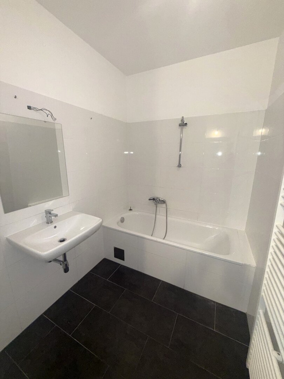 3 Zimmer Altbauwohnung + Terrasse (mit Blick in den Garten) mit ca. 8,50 m² im EG in der Storchengasse - nur ca. 3 - 4 Gehminuten zur U-Bahn U4 & U6 – Foto 8