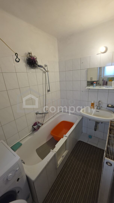 Renovierungsbedürftiges Haus mit zwei Wohneinheiten und viel Lagerfläche zu verkaufen! – Foto 11