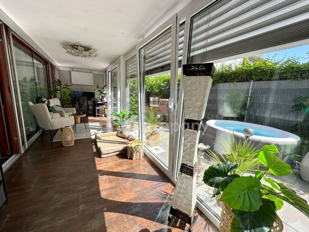 DORNBIRN-Gartenwohnung/Terrassenwohnung, ca. 57 m2 + beheizter, ganzjährig nutzbarer Wintergarten ca. 19 m2, Gesamt-Wohn-NFL ca. 76 m2, Wohnempfinden/Wohlfühl-Atmosphäre wie in einer 3-Zimmer-Wohnung, inkl. 1 TG. – Foto 4