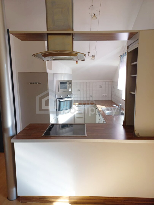 Geräumiges Wohnhaus mit viel Außenfläche! – Foto 7