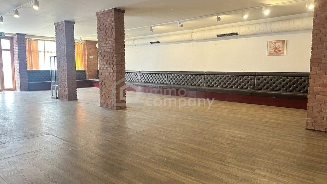 Stadthaus mit zwei Wohneinheiten und riesigem Geschäftslokal im Zentrum von Guntramsdorf – Foto 5
