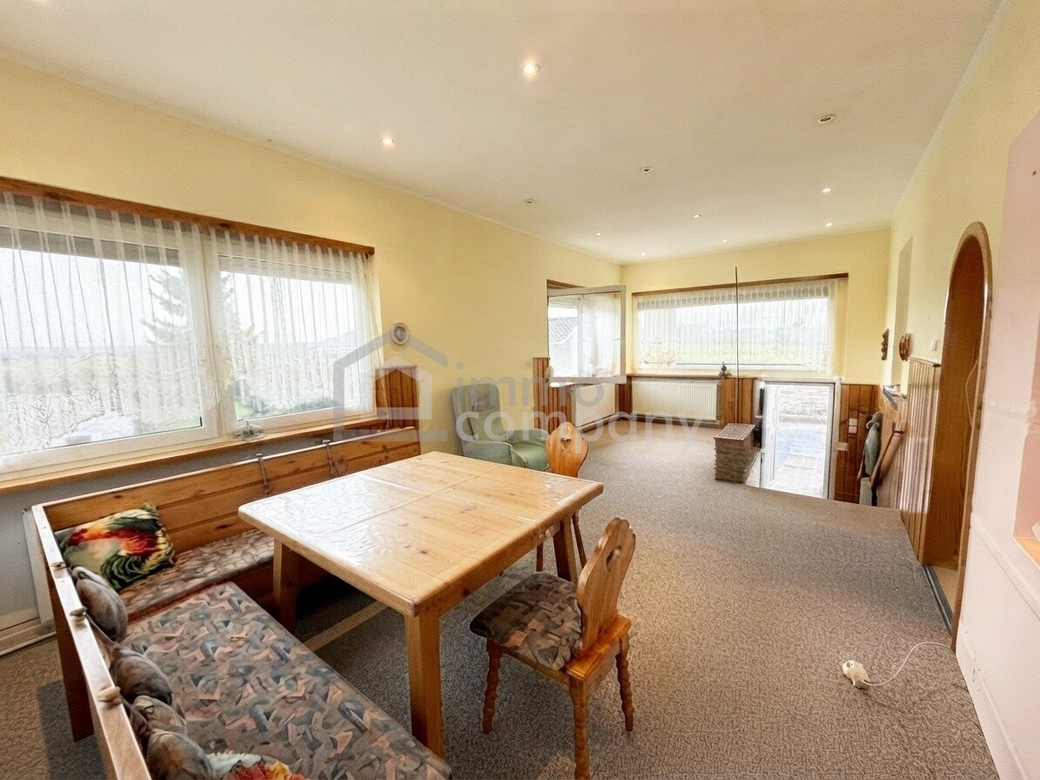 Großzügiges Mehrfamilienhaus mit Garten, Terrasse & 3 Garagen in Marchegg um 620.000€ – Foto 8