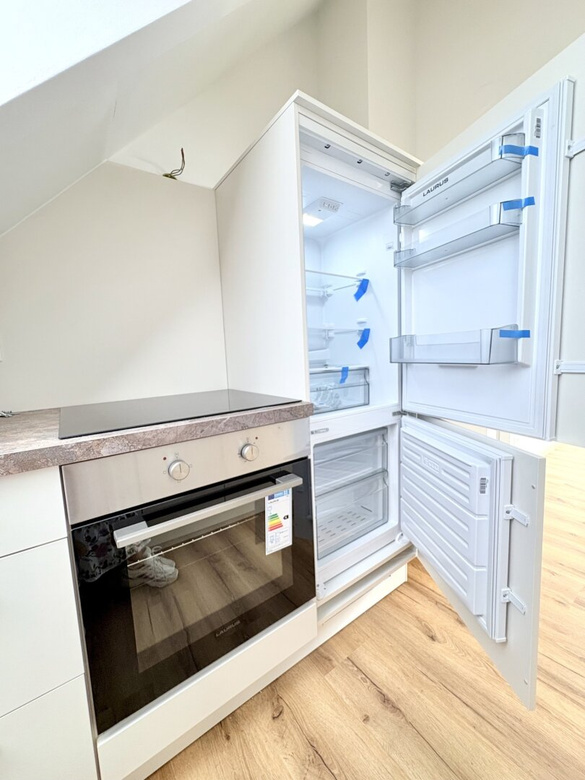 WUNDERSCHÖNE DG-WOHNUNG MIT TRAUMBAD, TERRASSE UND KLIMAANLAGE – Foto 12