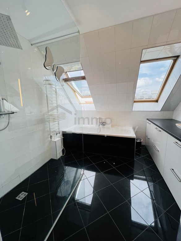 Luxuriöse zweistöckige Wohnung mit atemberaubendem Stadtblick + Balkon und geräumiger Terrasse! 15. Bezirk! U3 – Foto 2