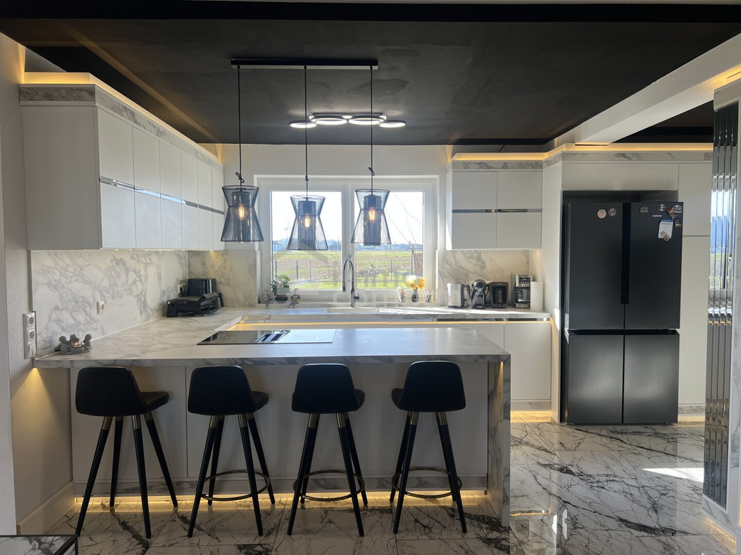 Exklusives Haus + eine Wohnung – Foto 4