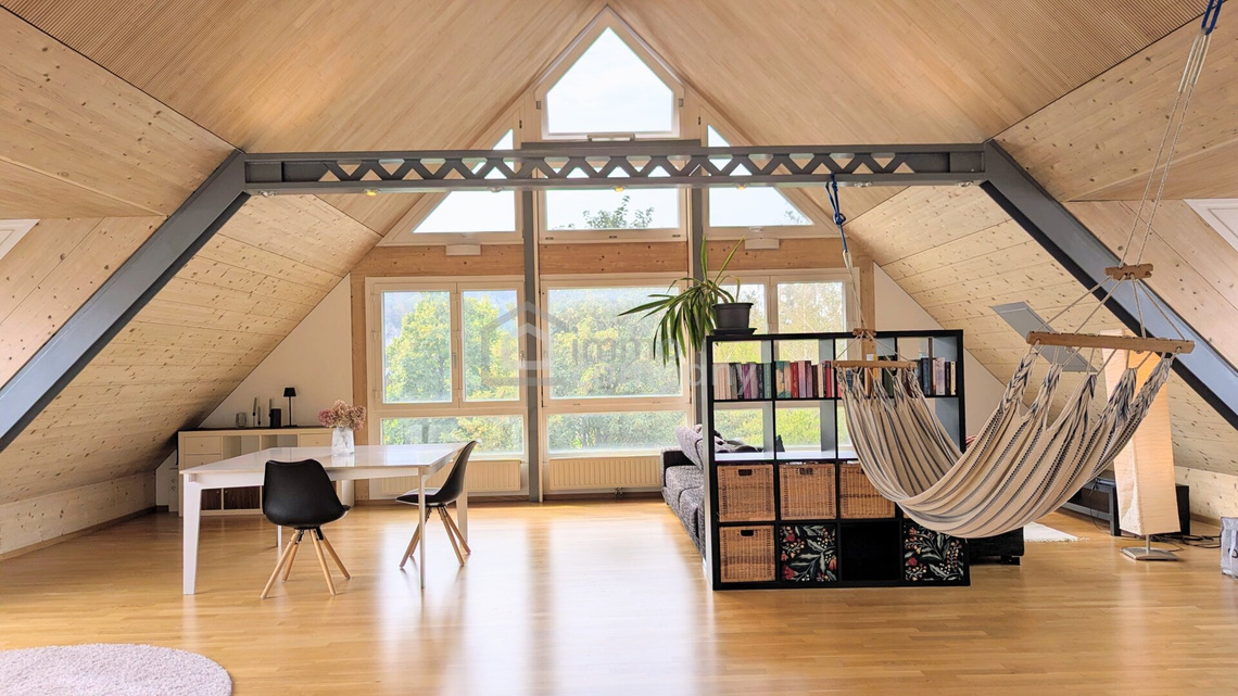 Exklusive 119m² Loft-Dachbodenwohnung mit Lift, Panoramablick & Parkplatz – Foto 1