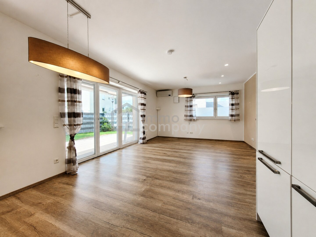 Hausgefühl ohne Haus: 4 Zimmer, 105 m² Eigengarten & 2 KFZ-Stellplätze – Foto 3