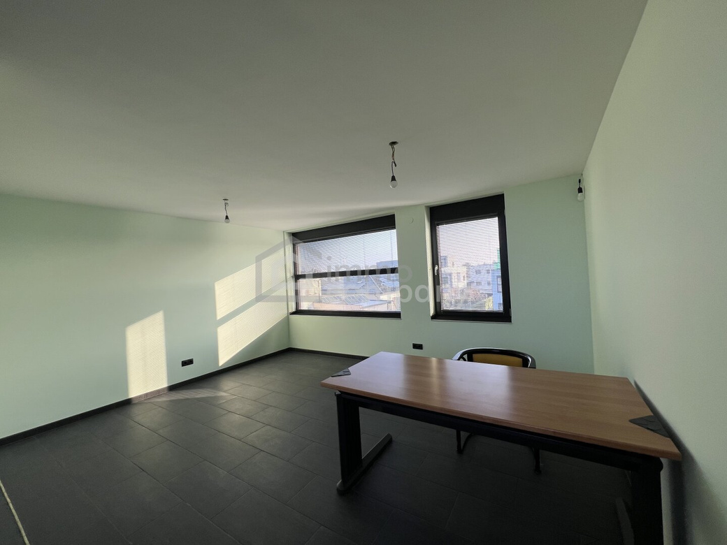 Stilvolles Haus in einer Landhausstadt. 10 Minuten nach Wien. – Foto 3