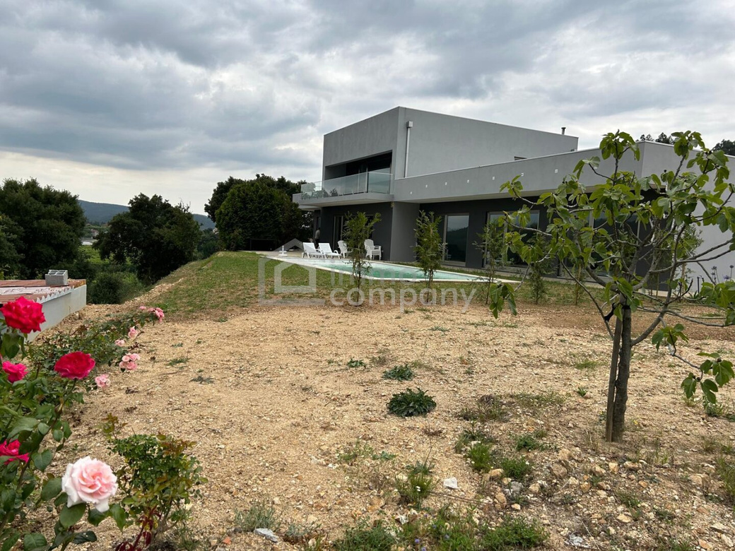 Traumvilla in Castelo de Paiva: Neuwertig, 600m², 5 Zimmer – Ihr neues Zuhause für 1,2 Mio. €! – Foto 1
