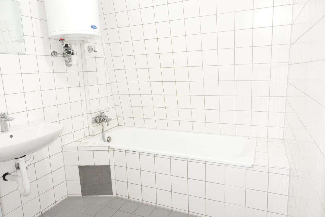 Tolle 2 Zimmer DG Wohnung - zwischen Quellenstraße und Gudrunstraße – Foto 11