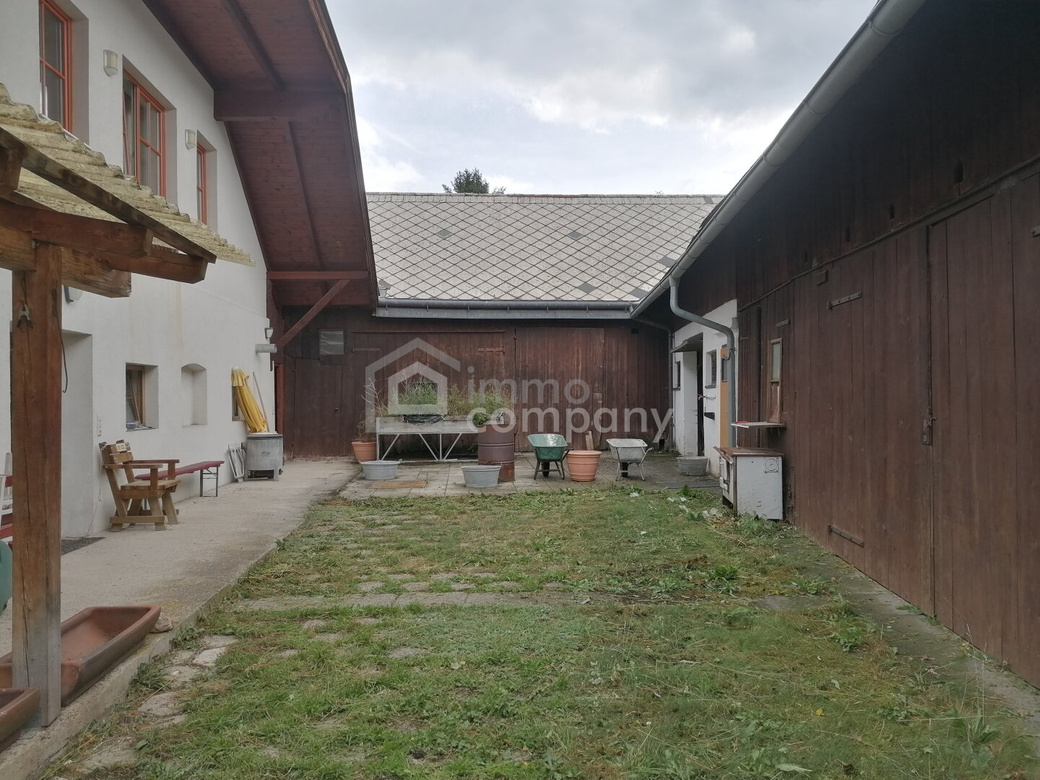 Bauernhaus / Vierkanthof mit großem Ausbaupotenzial in Puchberg am Schneeberg – Foto 2