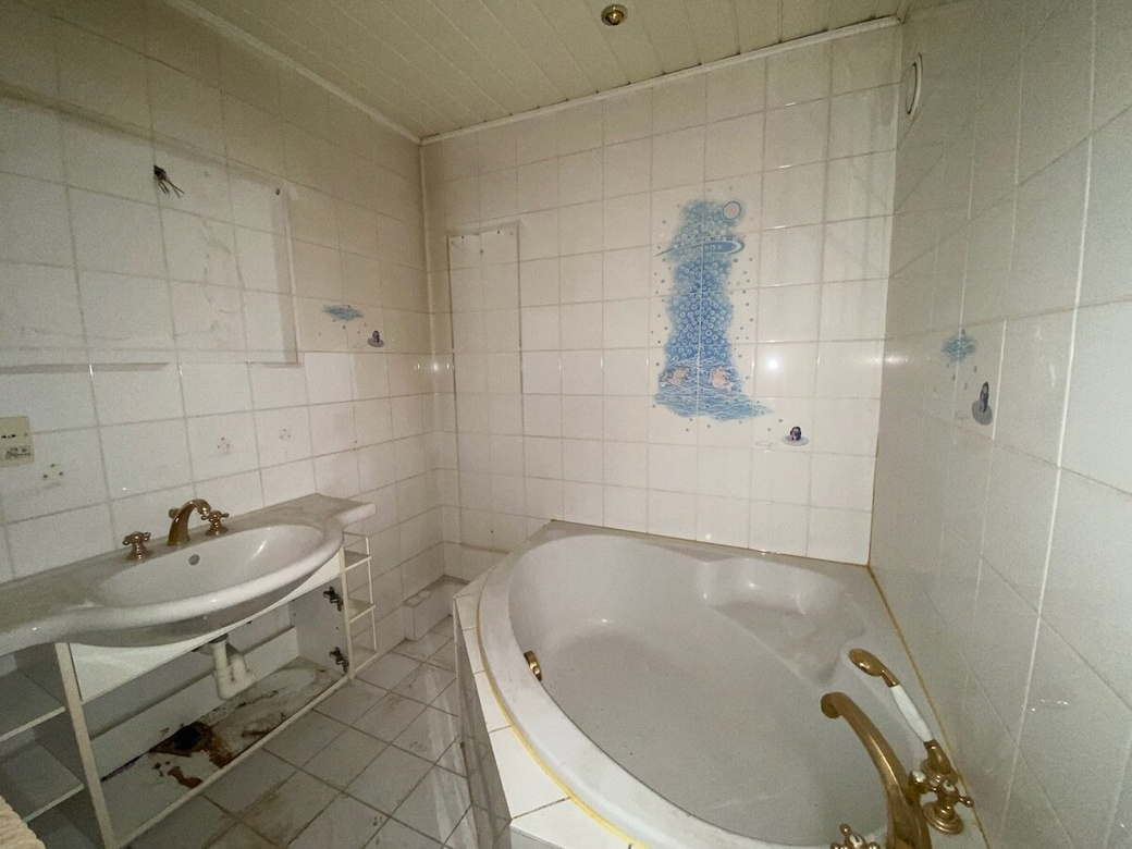HERRLICHER FERNBLICK vom 7. STOCK! Wohnung mit LOGGIA zu SANIEREN! – Foto 7