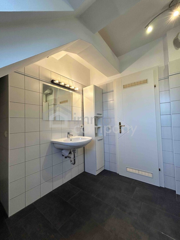 Charmante 3-Zimmer-Dachgeschoßwohnung in Salzburg – praktisch geschnitten und gut gelegen! – Foto 7