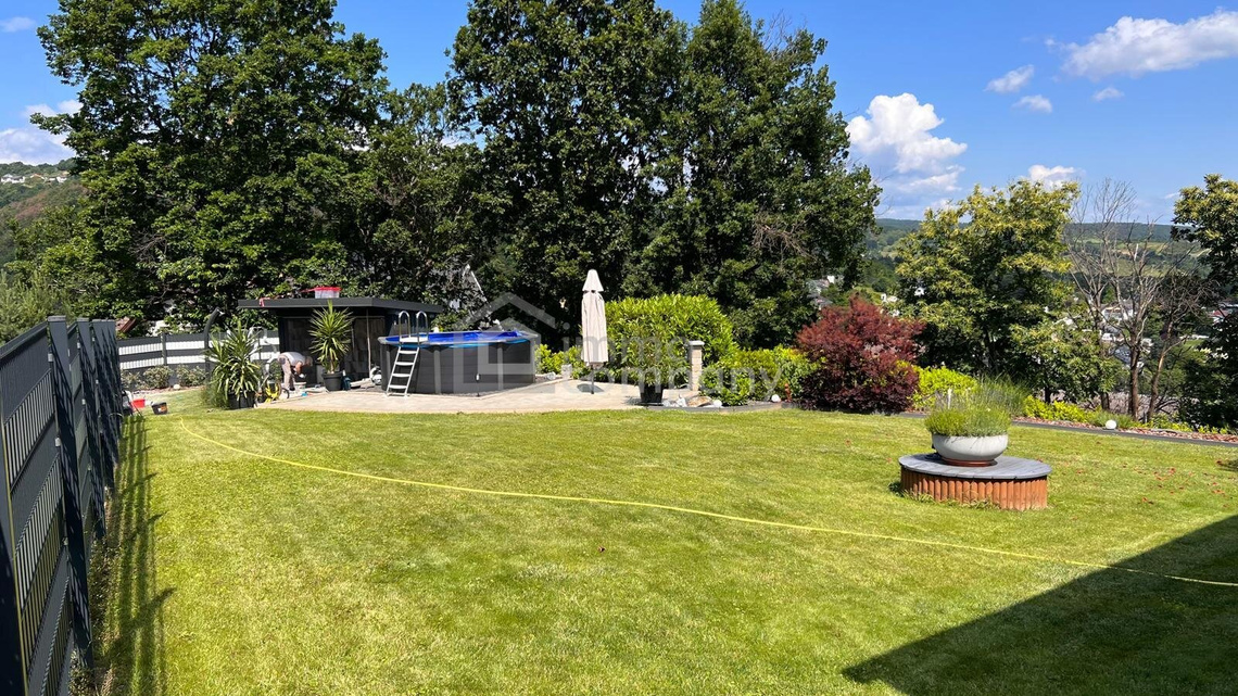 NATUR - RUHE - HERRLICHER AUSBLICK - Zwei Häuser, großer Garten, Doppelgarage! – Foto 2