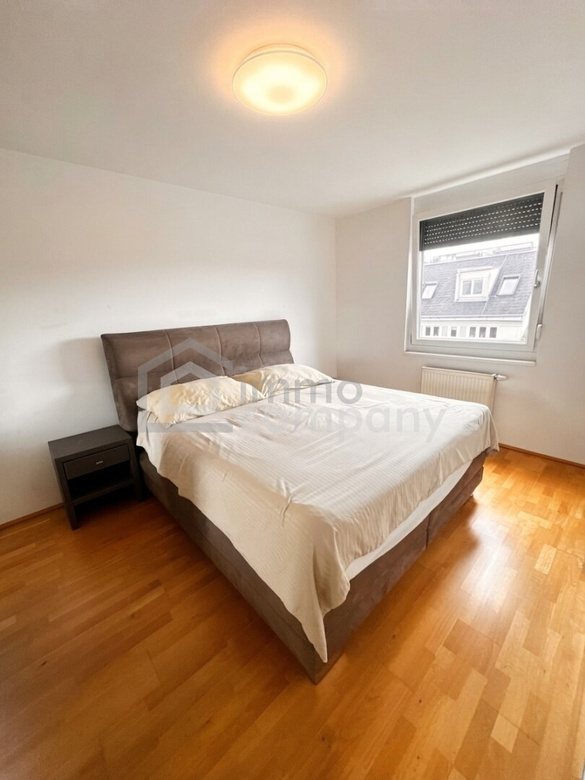 54 m² Modernes Möblierte Dachgeschosswohnung mit Stadtblick, lift und eigene Stellplatz in 1020, Wien! – Foto 3