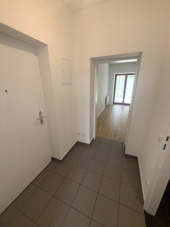 3 Zimmer Altbauwohnung + Terrasse (mit Blick in den Garten) mit ca. 8,50 m² im EG in der Storchengasse - nur ca. 3 - 4 Gehminuten zur U-Bahn U4 & U6 – Foto 10