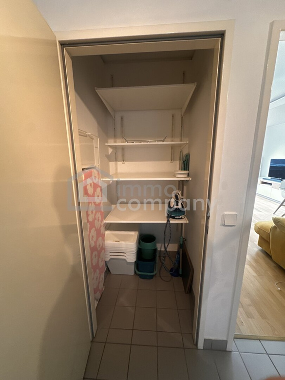 54 m² Modernes Möblierte Dachgeschosswohnung mit Stadtblick, lift und eigene Stellplatz in 1020, Wien! – Foto 7