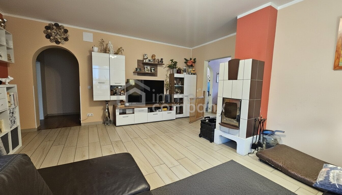 8 Zimmer, 2 Küchen, Lagerplatz ohne Ende und viel Garten - Was willst du mehr? Haus in Mannersdorf/Leithagebirge zu verkaufen! – Foto 10