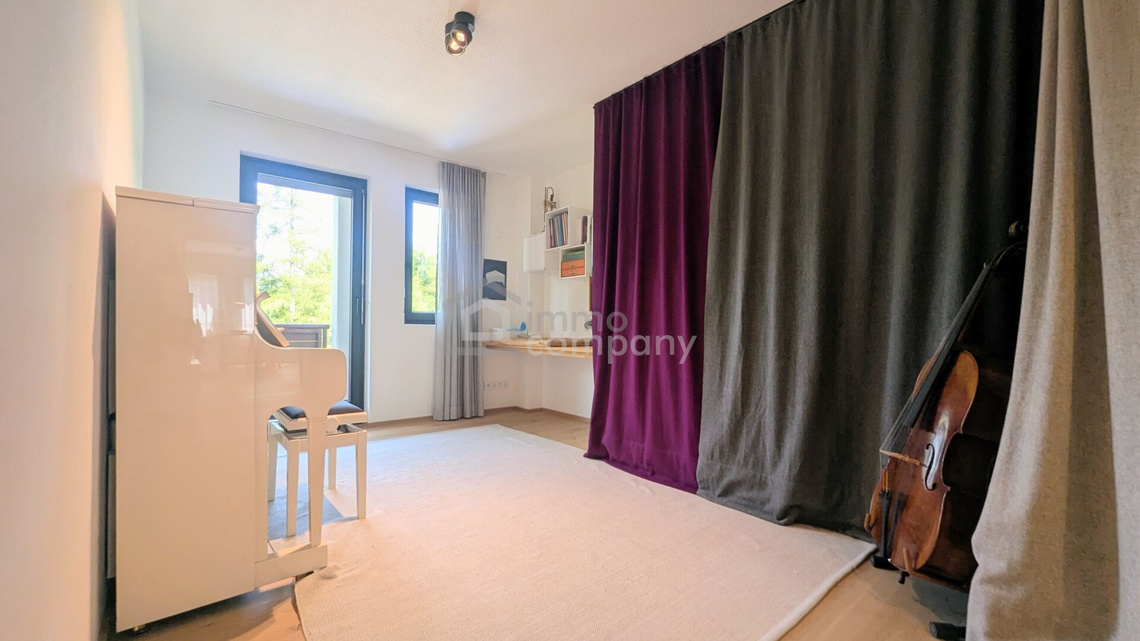 Exklusive 4-Zimmer-Wohnung in Aldrans | 110m² Wfl. | Komplett kernsaniert 2021 | 2 Garagenplätze & 2 Balkone | Gemeinschaftsgarten – Foto 9