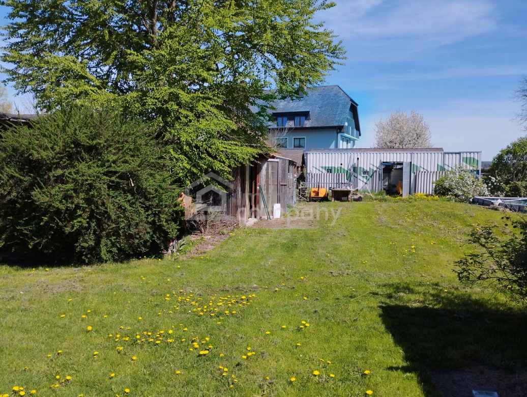 Geräumiges Wohnhaus mit viel Außenfläche! – Foto 9