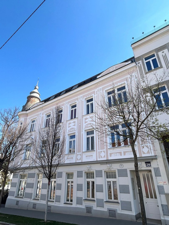 Hochwertigst sanierte und voll möblierte 2-Zimmer Altbauwohnung in der Alsegger Straße - Gersthof – Foto 1