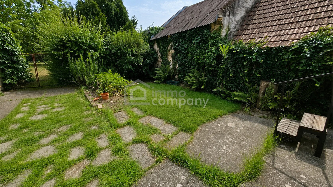 Renovierungsbedürftiges Haus mit zwei Wohneinheiten und viel Lagerfläche zu verkaufen! – Foto 2