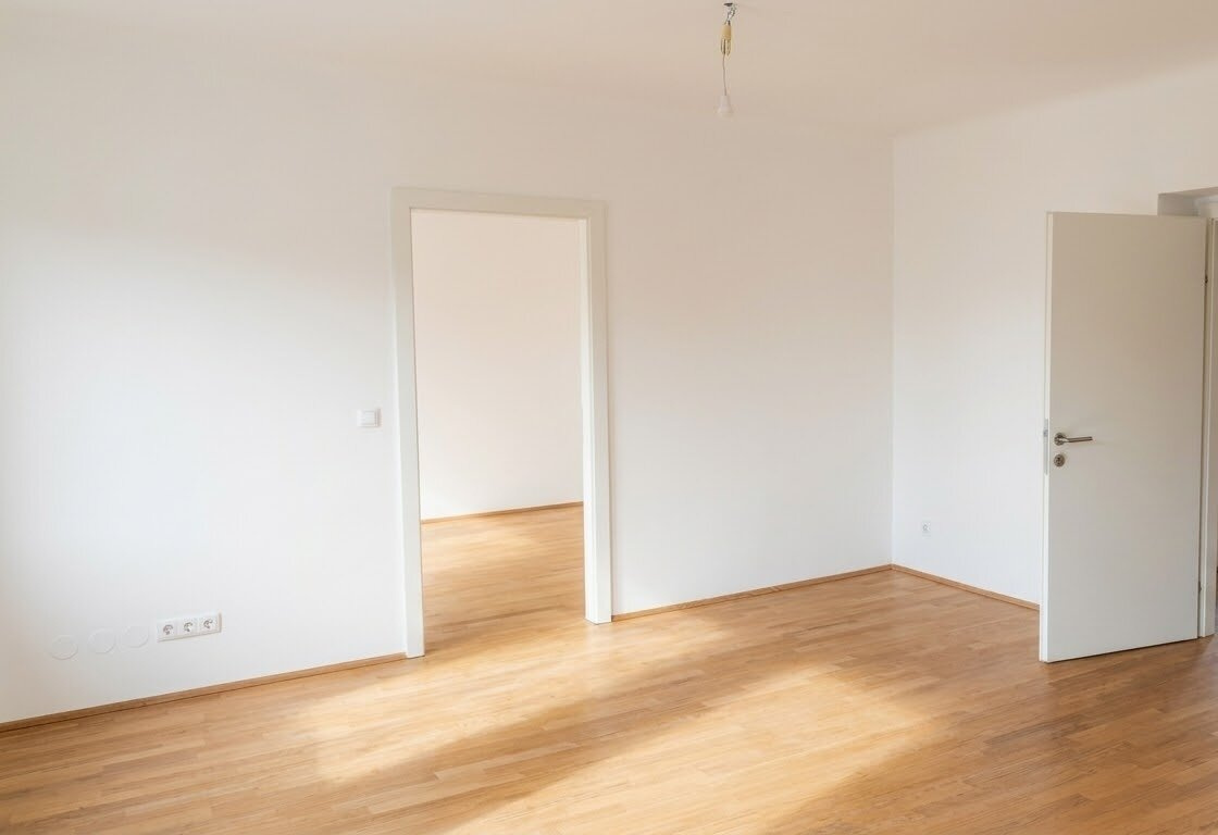 Sonnige, teilsanierte 2-Zimmer-Wohnung mit traumhaftem Grünblick! – Foto 5