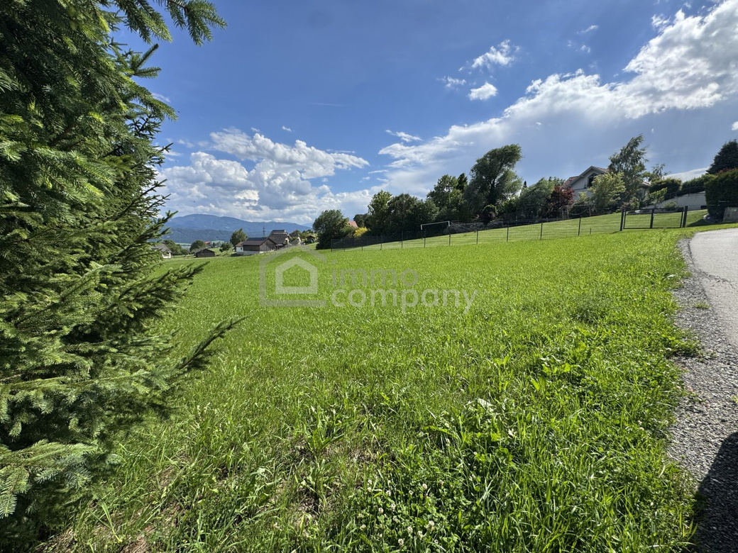 Sonniges Baugrundstück mit traumhaftem Fernblick in St. Martha – Foto 2