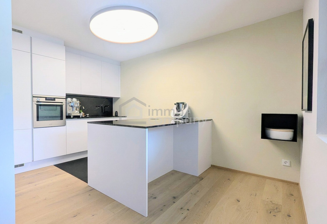 Exklusive 4-Zimmer-Wohnung in Aldrans | 110m² Wfl. | Komplett kernsaniert 2021 | 2 Garagenplätze & 2 Balkone | Gemeinschaftsgarten – Foto 6