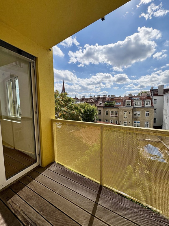 ZUM VERLIEBEN! ENTZÜCKENDE HOFSEITIGE 2-ZIMMER-WOHNUNG IM 3. LIFTSTOCK MIT BALKON - U3-NÄHE – Foto 12