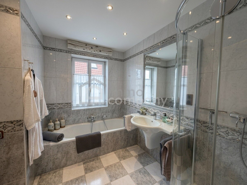 Charmanter Bungalow mit Garten, Terrasse & Carport in 1220 Wien – 3 Zimmer, 74m²! – Foto 8