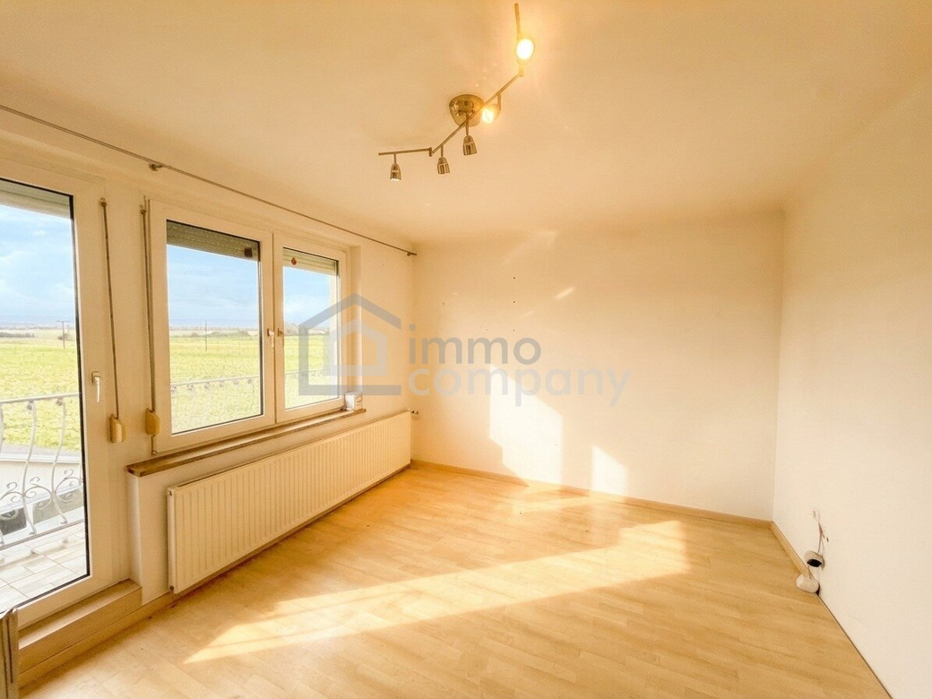 Großzügiges Mehrfamilienhaus mit Garten, Terrasse & 3 Garagen in Marchegg um 620.000€ – Foto 5
