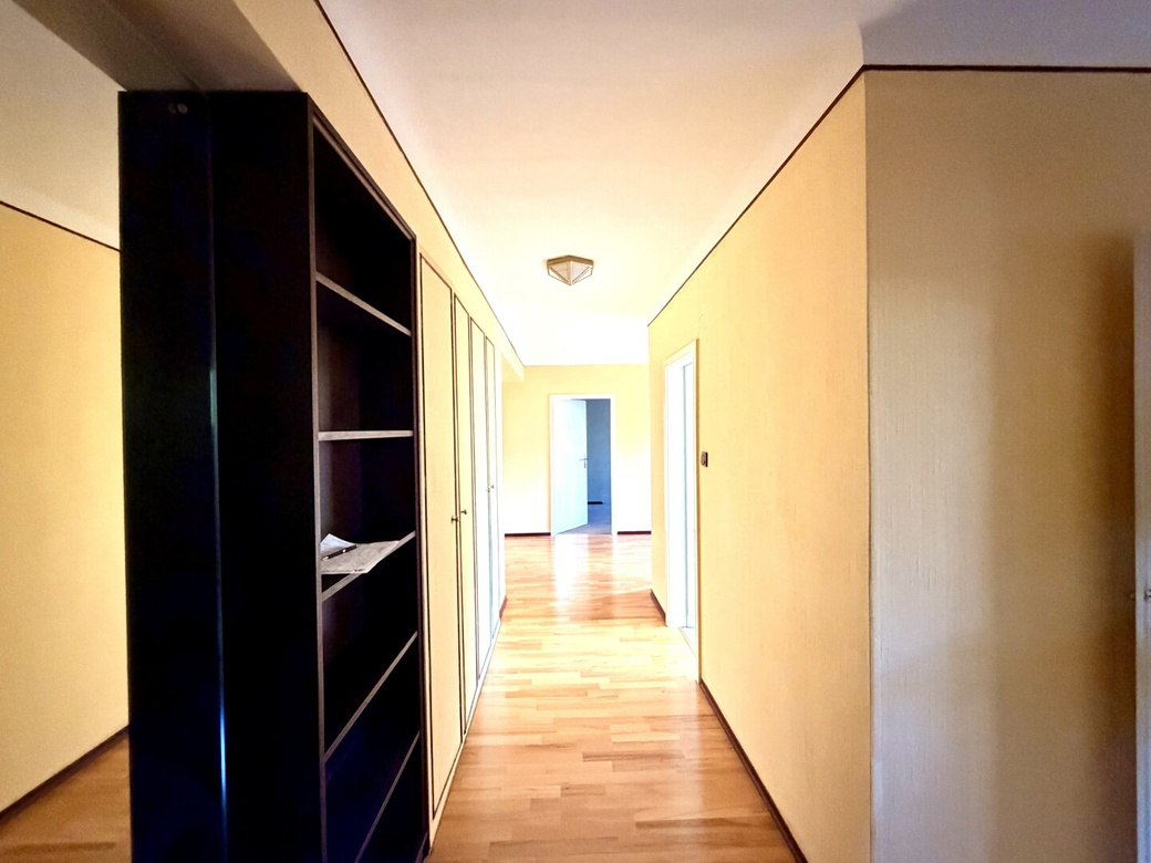 3(-4) Zimmer Wohnung in gefragter Lage, mit leichtem Renovierungsbedarf" – Foto 1
