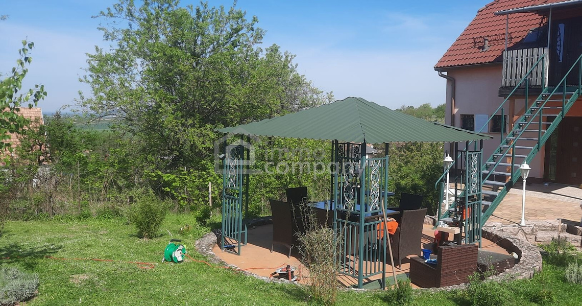 Ferienhaus über den Wolken mit 6 Wohneinheiten, 170m² Wohnfläche und einem großen Garten – Foto 4