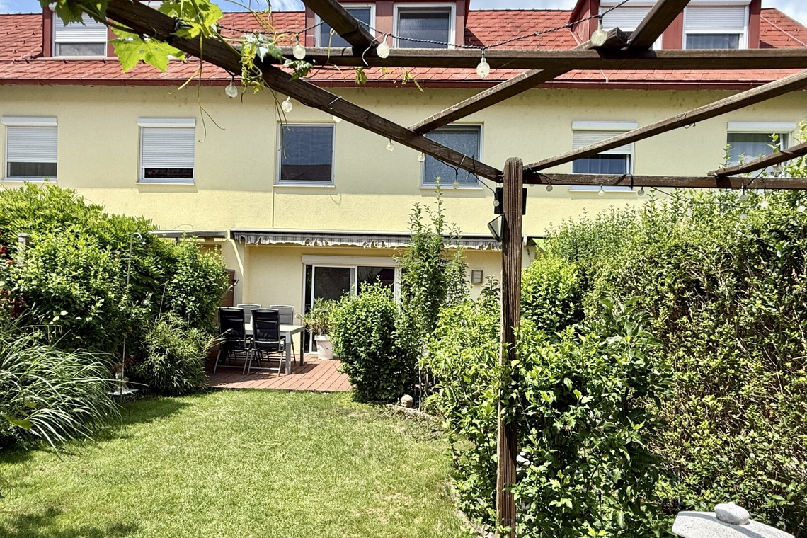 Viel Platz und noch mehr Potential: Reihenhaus inkl. Garagenplatz nahe Hirschstettner Badeteich – Foto 2