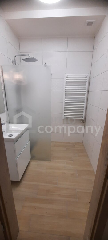 2-Raum Dachgeschosswohnung mit großer Terrasse und Parkplatz – Foto 3