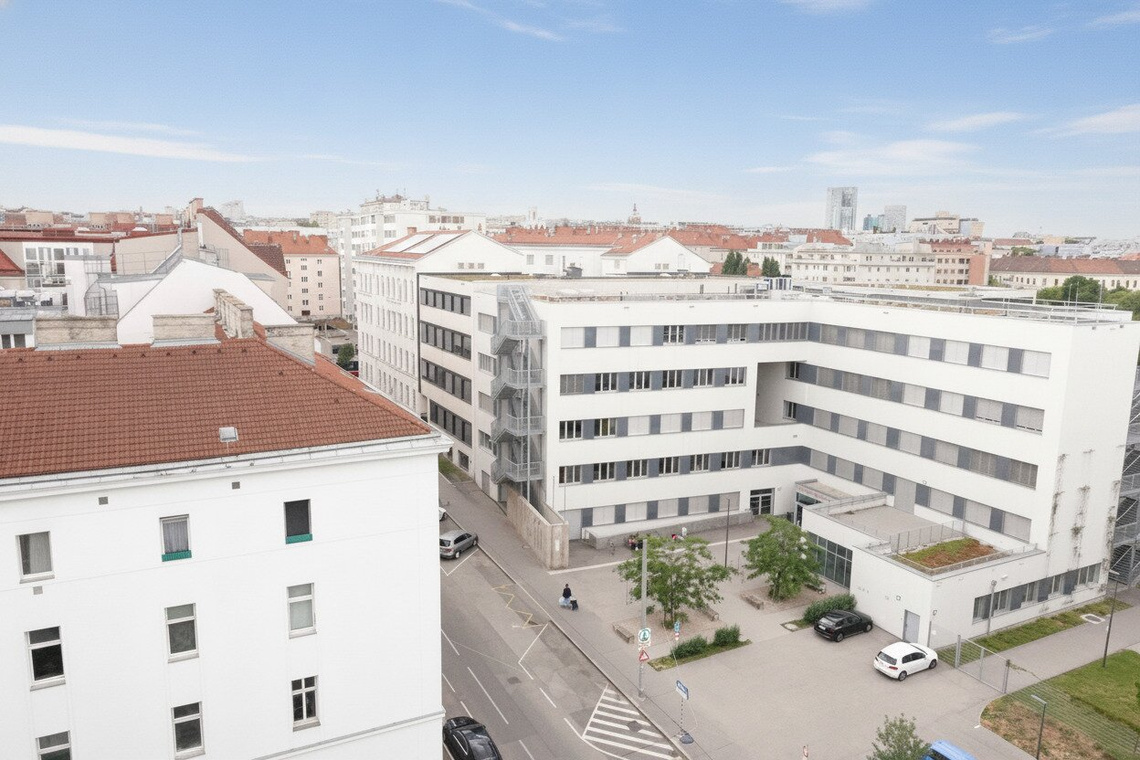 Tolle 2 Zimmer DG Wohnung - zwischen Quellenstraße und Gudrunstraße – Foto 3