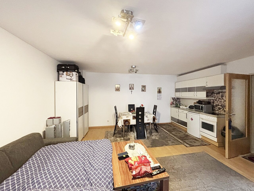 SUPER ANLAGE - ca. 3,540% Rendite - Wohnung und Garagen-Stellplatz - unbefristet vermietet ! – Foto 2