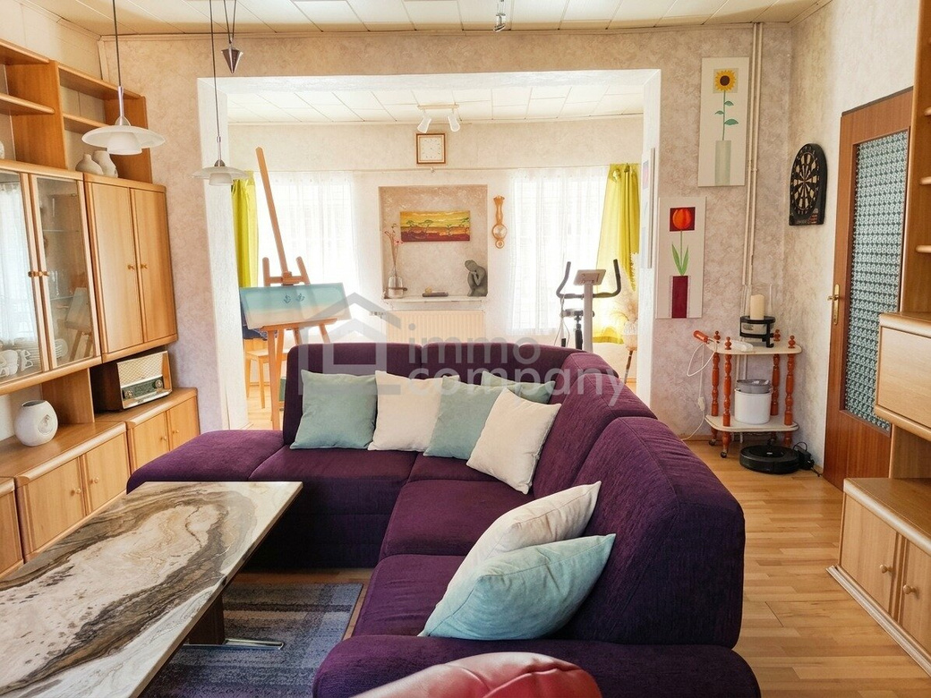 Einfamilienhaus mit Pool, Sauna und Nebengebäude – Foto 3