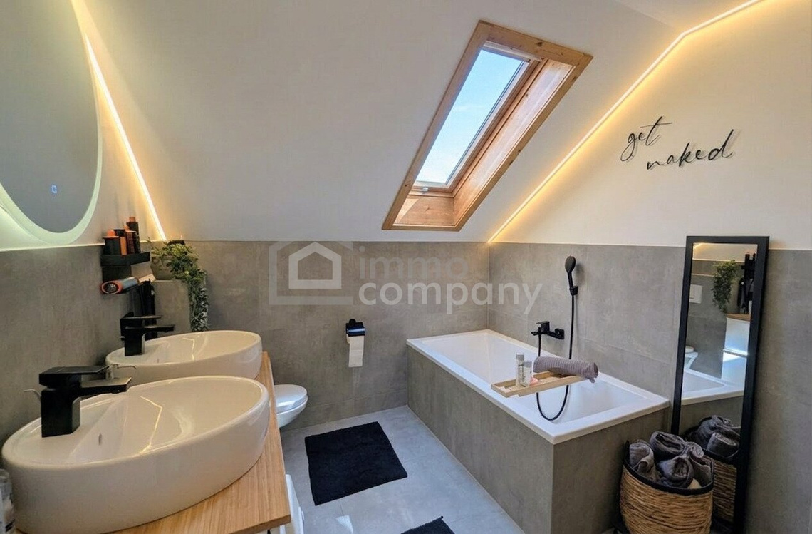Hochwertig renovierte 4-Zimmer-Dachgeschosswohnung mit Bergblick in Vandans | 88m² Wfl. | 1 Garagenstellplatz & 1 Außenstellplatz | ruhige Sackgassenlage – Foto 5