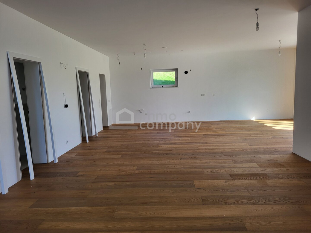 Exklusives Neubauhaus mit Altbaumbestand, Fernblick und großzügiger Terrasse – Foto 2
