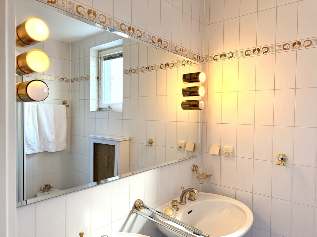3(-4) Zimmer Wohnung in gefragter Lage, mit leichtem Renovierungsbedarf" – Foto 4
